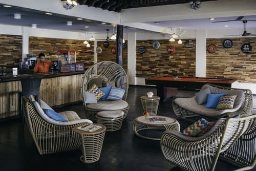 Club Paradise, Restaurant