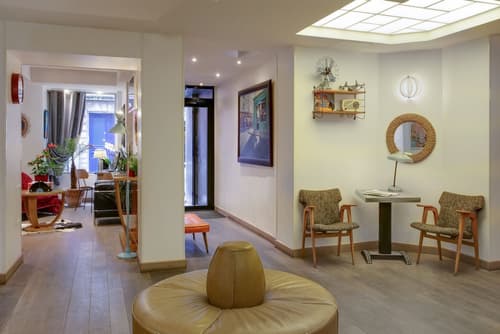 Hotel Aulivia Opera, Interior entrance