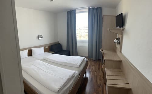 Hotel Imperial, Room