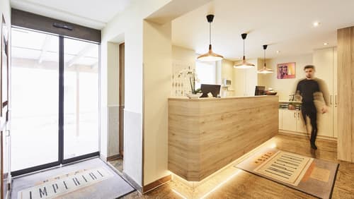 Hotel Imperial, Primary image