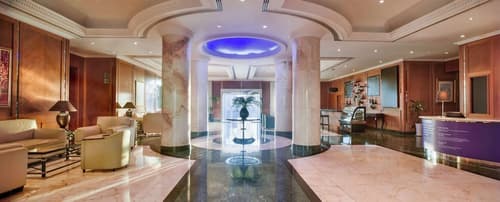 Radisson Blu Hotel, Muscat, Lobby