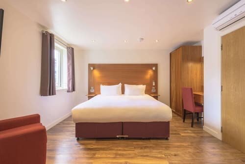 Holyrood Aparthotel, Room