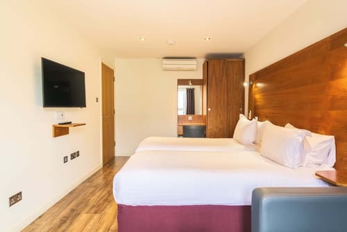 Holyrood Aparthotel, Room