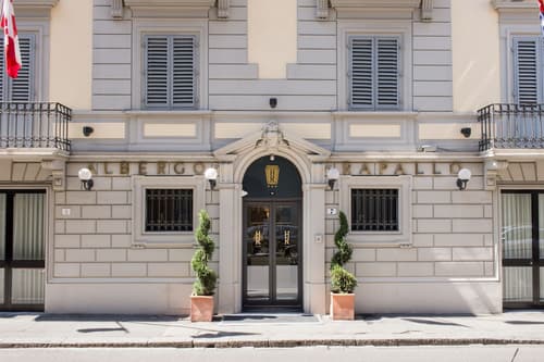 Hotel Rapallo, Front of property