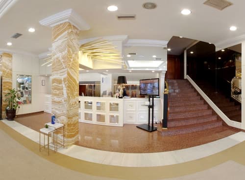 Hotel Ciudad de Vigo, Reception