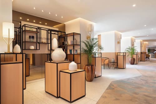 Riviera Marriott La Porte de Monaco, Lobby lounge