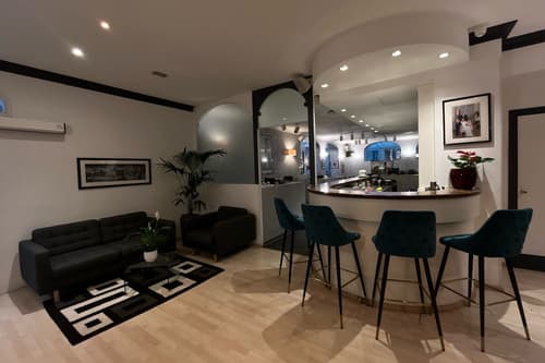 Hotel Ambassador Monaco, Reception