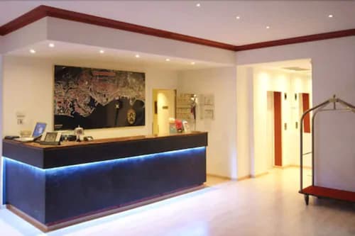 Hotel Ambassador Monaco, Reception