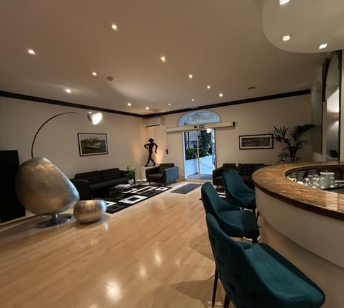 Hotel Ambassador Monaco, Reception