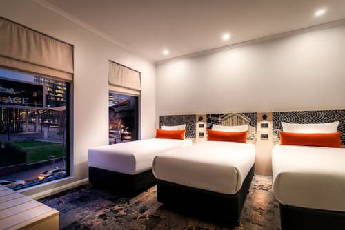 Batman’s Hill on Collins, Room