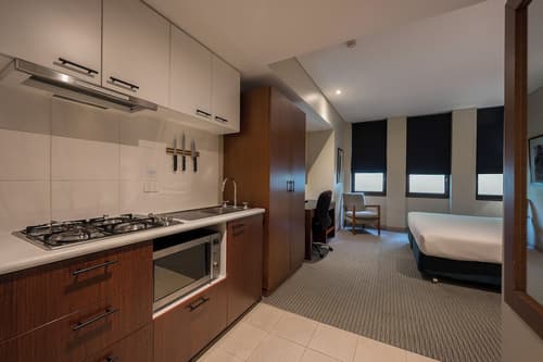 Batman’s Hill on Collins, Room