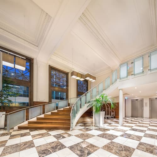 Batman’s Hill on Collins, Reception