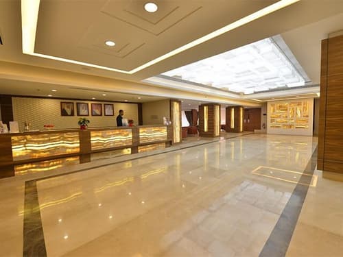 Ramada by Wyndham Bahrain, Interior entrance