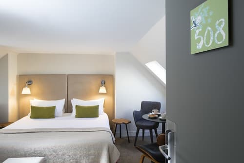 Hôtel d'Espagne, Primary image