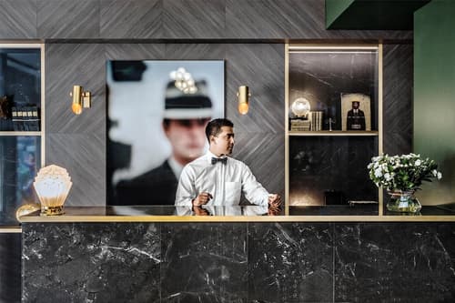 Handsome Hotel, Reception