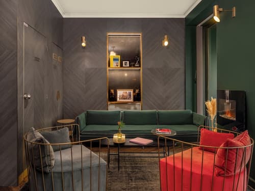 Handsome Hotel, Reception