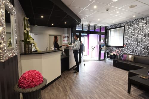 Au Relais St Éloi, Reception