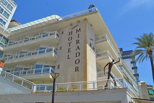 Hotel Mirador, Front of property