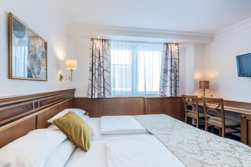 Hotel Mondschein, Room