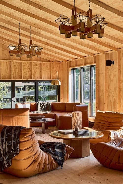 Bluebird Cady Hill Lodge, Lobby sitting area