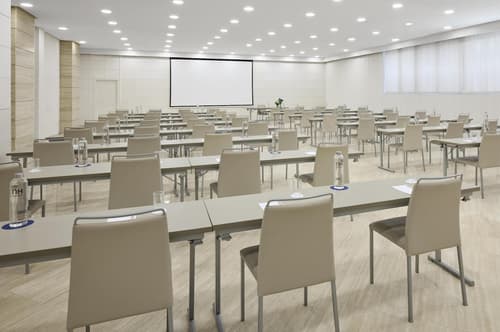 NH Barcelona Stadium, Spa