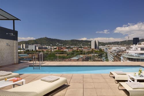 NH Barcelona Stadium, Pool