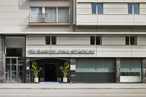 NH Barcelona Stadium, Primary image