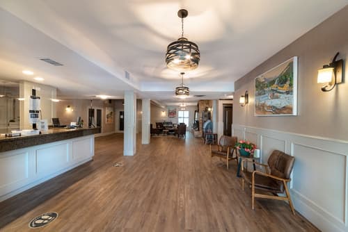 Prestige Inn Golden, Reception