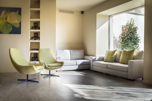 Villa Neroli, Reception