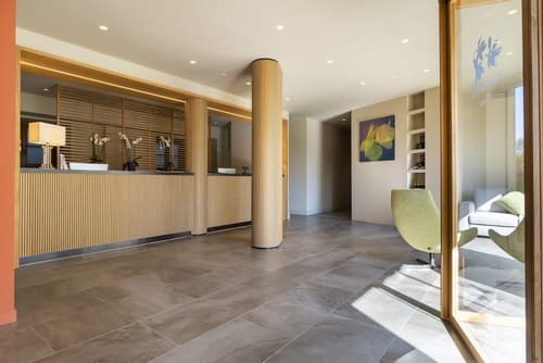 Villa Neroli, Reception