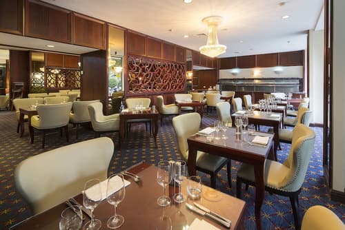 Royal On The Park, Restaurant