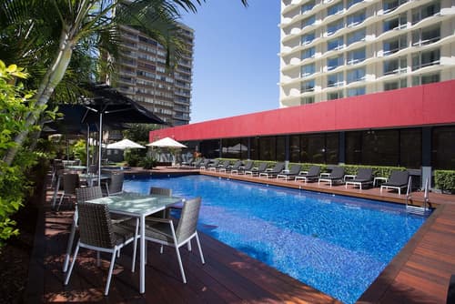 Royal On The Park, Outdoor pool