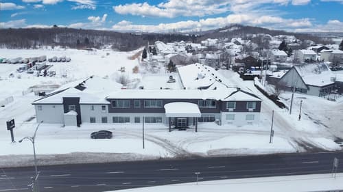 Repotel Levis, Exterior