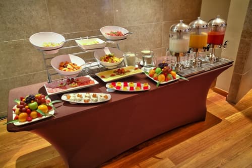 Hotel Rosales Plaza, Breakfast buffet