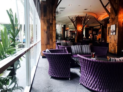 Mercure Surabaya Grand Miram, Lobby lounge