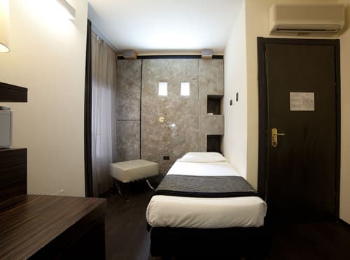 Hotel Ancora, Room