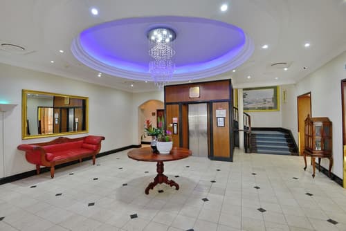 The Balmoral Hotel, Lobby sitting area