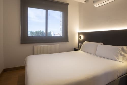 Hotel Sancho Ramírez, Room