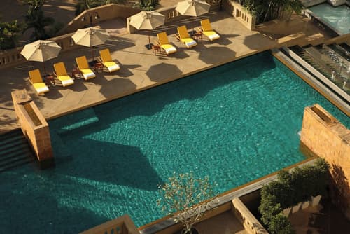 Dusit Princess Srinakarin, Primary image