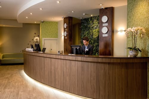 Bedford Hotel, Reception