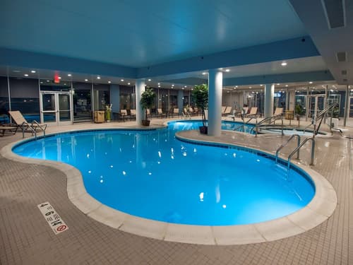 DoubleTree by Hilton Hotel Niagara Falls New York, Pool