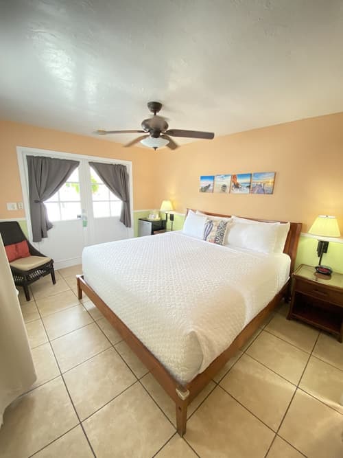 The Palms Hotel, Room