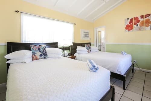 The Palms Hotel, Room