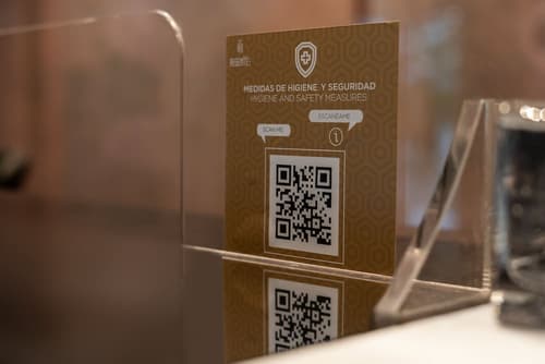 Hotel Regente, Reception