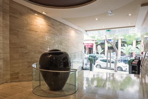 Hotel Lisboa, Interior entrance