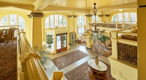 Ashland Springs Hotel, Lobby