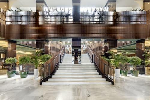 Melia Milano, Primary image