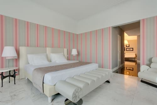 Grand Hotel Palace, Room