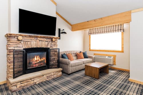 Outbound Mammoth, Room