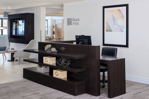 Courtyard by Marriott - Naples, Lobby